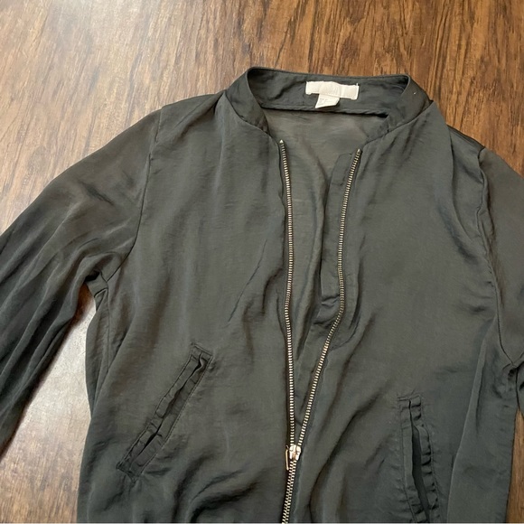H&M bomber jacket - Picture 3 of 5